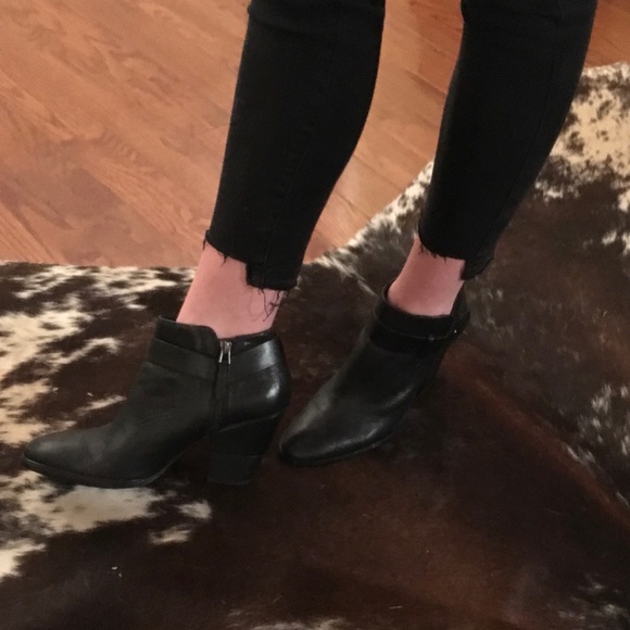 Dolce Vita soft leather ankle boots (fits 7.5-8.5) - Picture 4 of 8